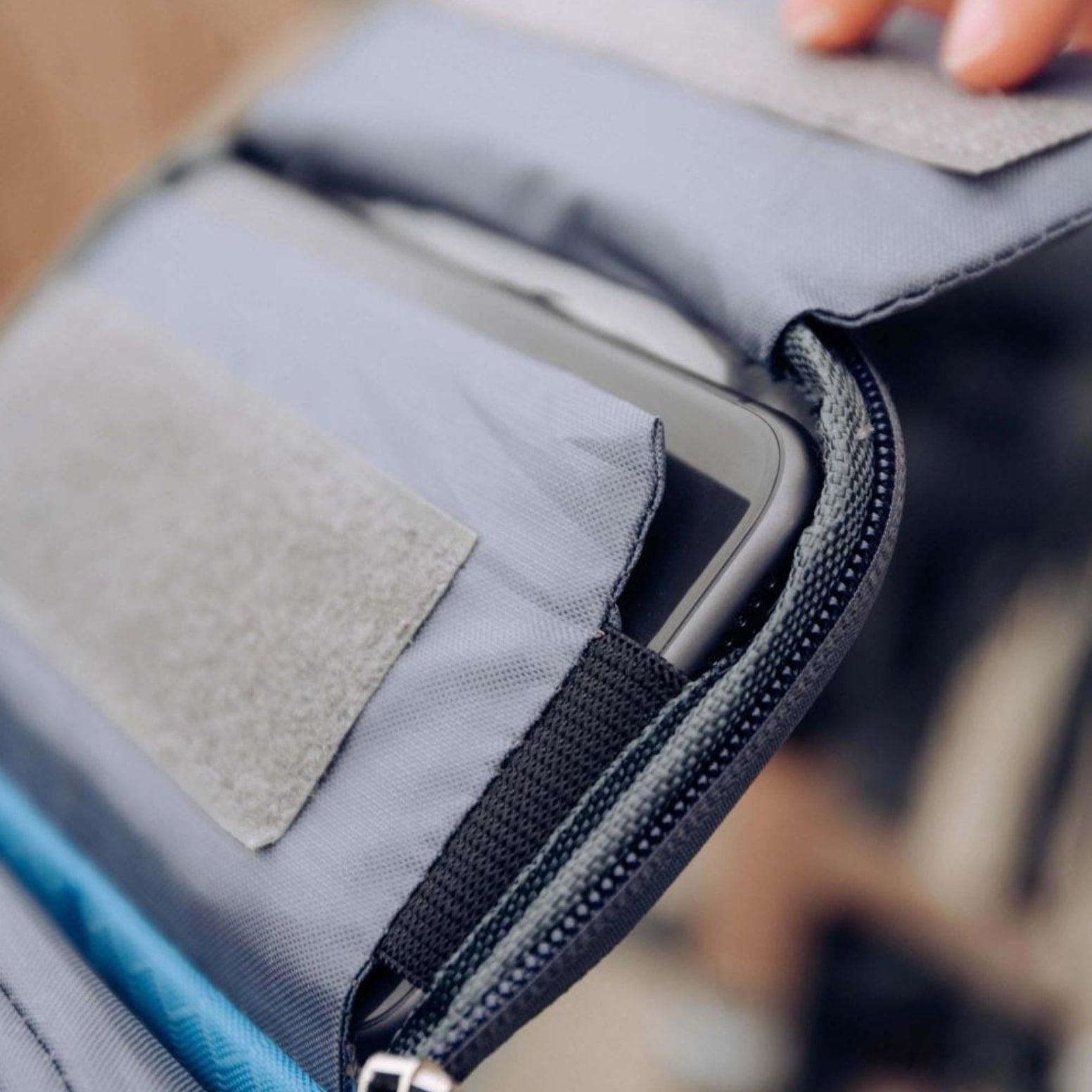 Bike Handlebar Storage Bag Touchscreen Phone Compartment - Image 8