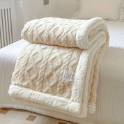 Cozy Sherpa Blanket Winter Soft Warm and Stylish Throw - Image 7